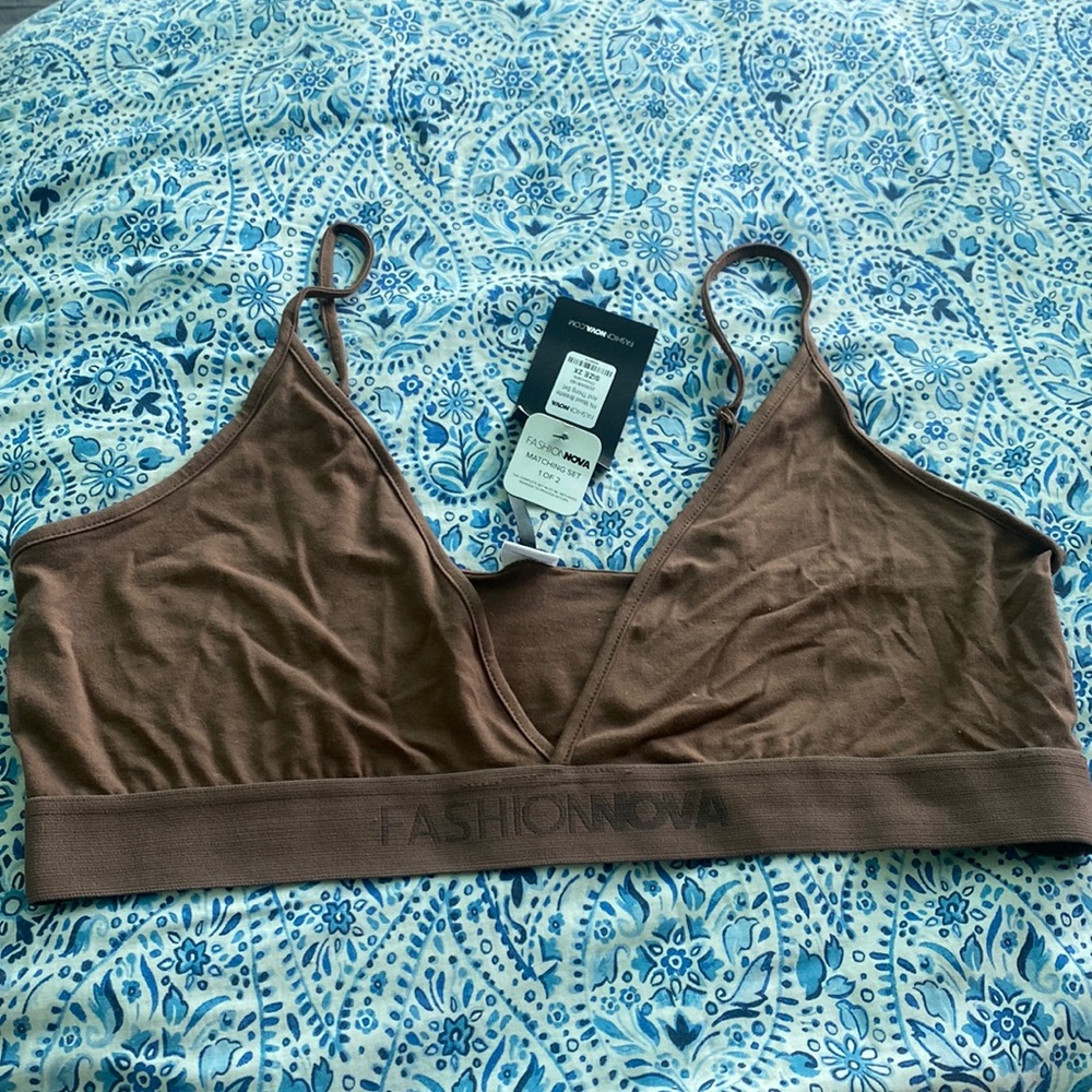 2X Fashion Nova Logo Top